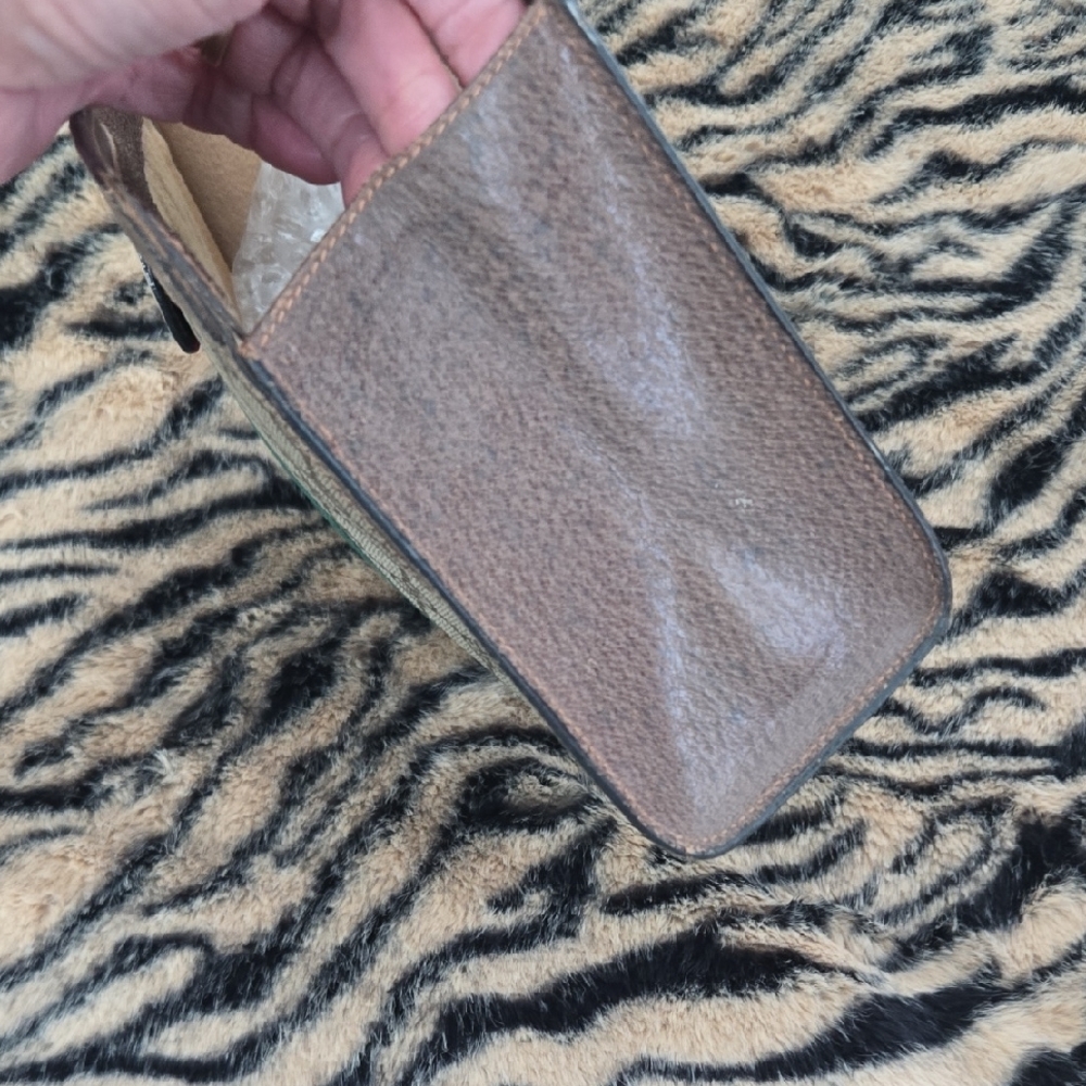 Vintage Gucci Beige Monogram Clutch with Red and Green Accent Authentic - Picture 3 of 14